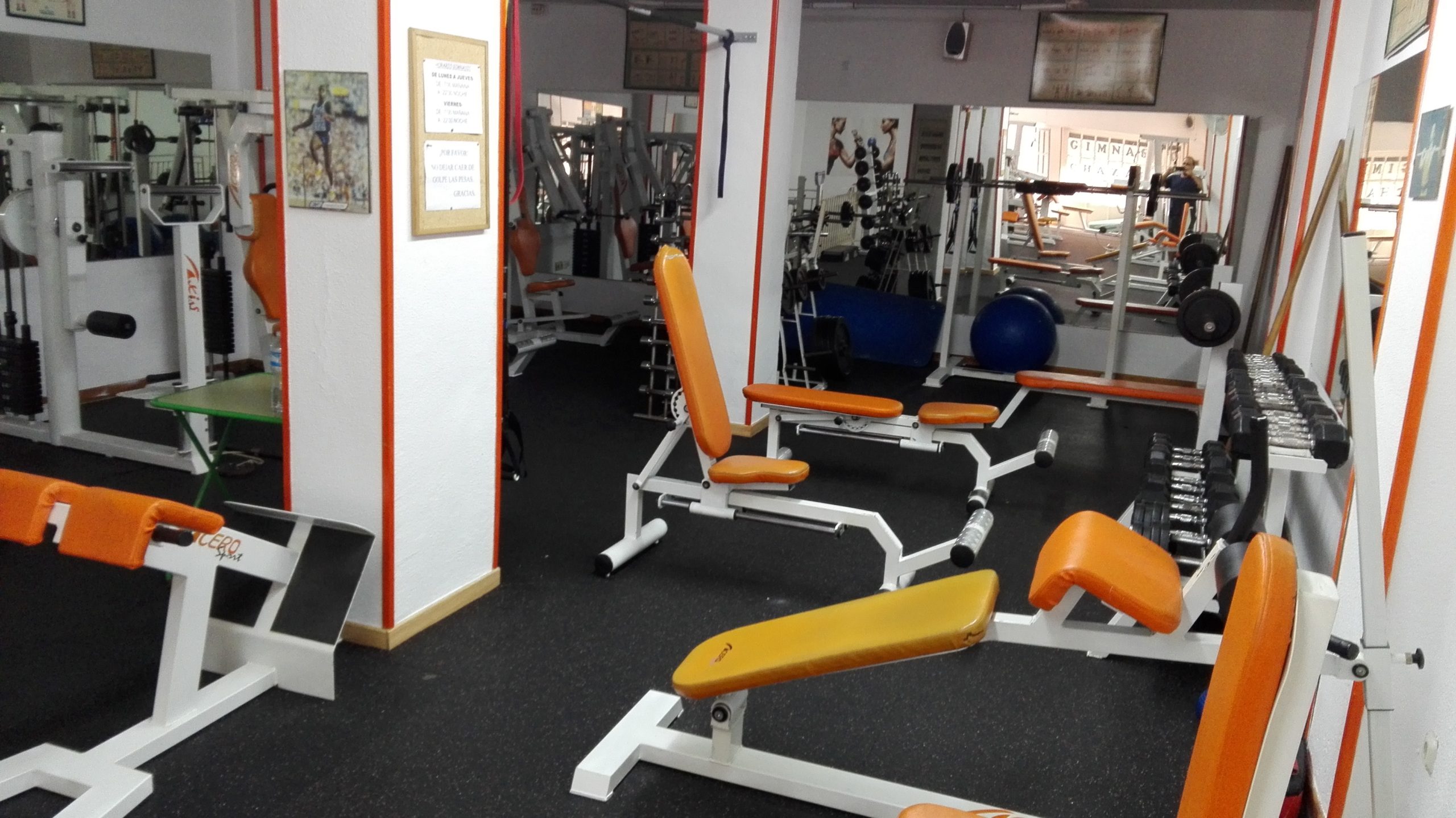 CAMBIO DE IMAGEN DE LA SALA DE MUSCULACION